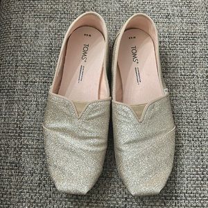 Toms Gold Glitter shoes size  6 1/2